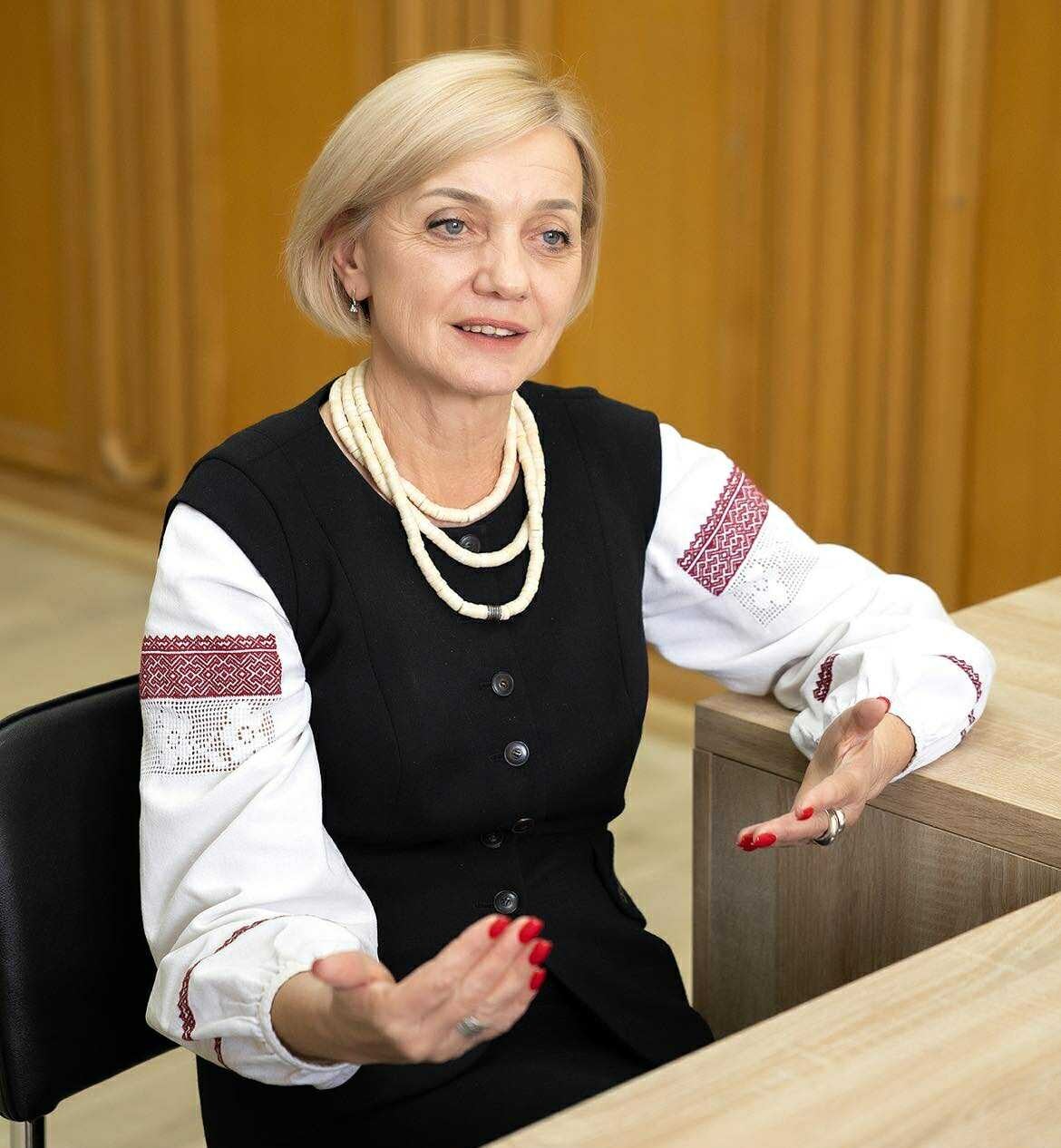 Олена Івановська