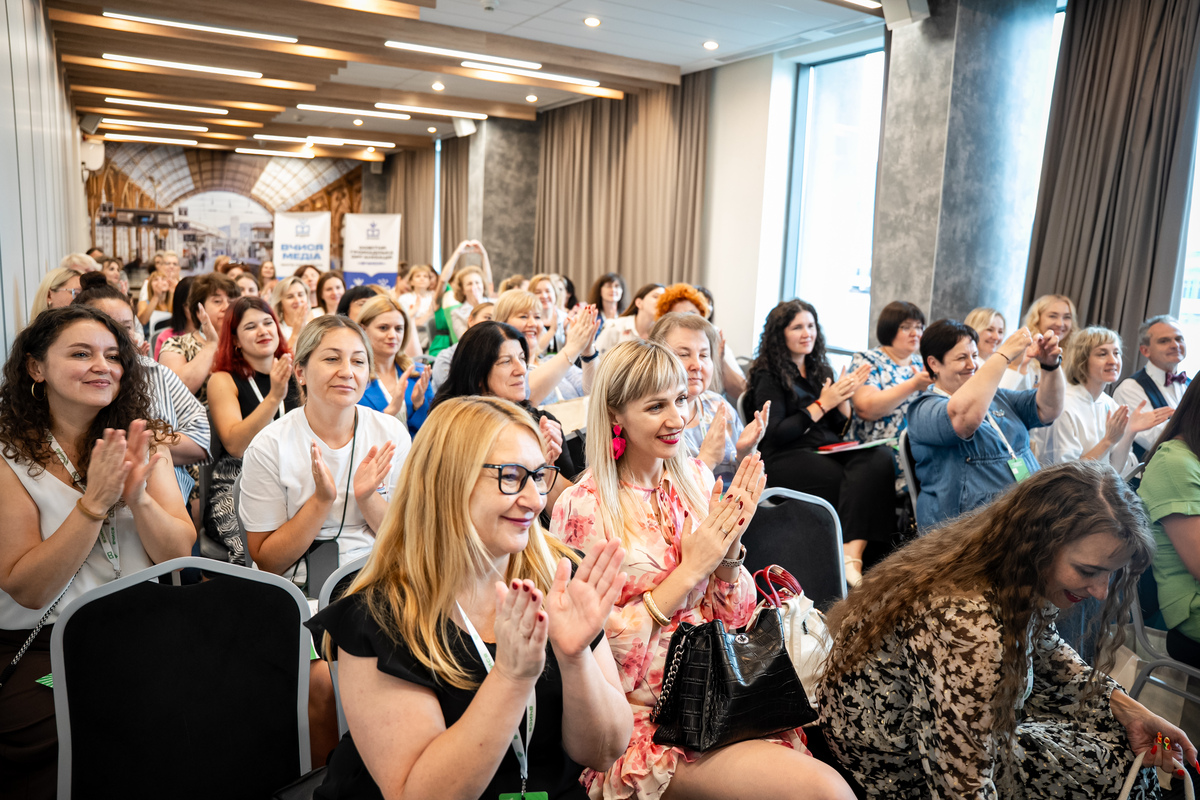Амбасадори Національного проєкту «Пишемо есе» в громадах: як долучитися до вебінарів і отримати сертифікат