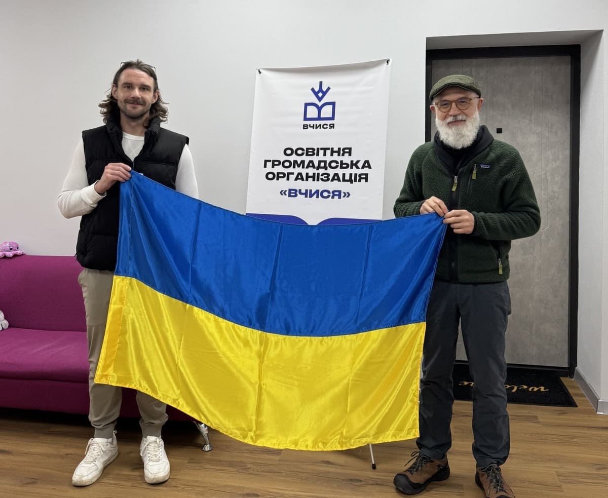 історія волонтера, який допомагає Україні