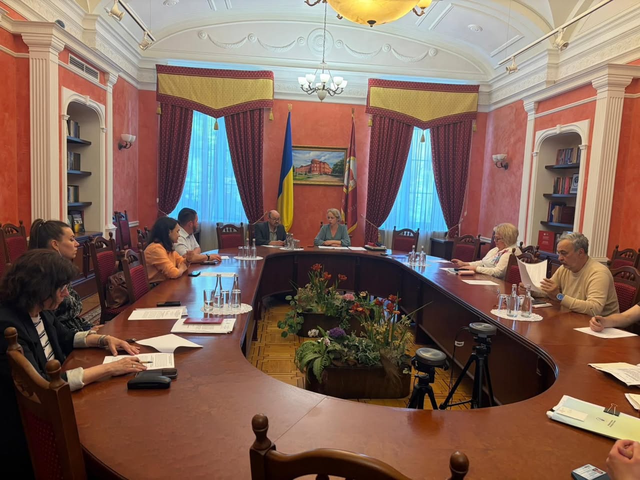 скандал в КНУ