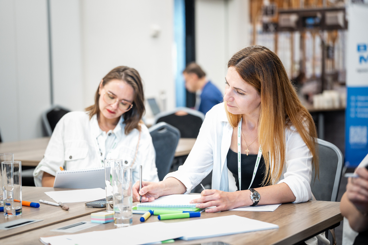 Стартує національний конкурс «Пишемо есе» для учнівства 8–10-х класів: як узяти участь