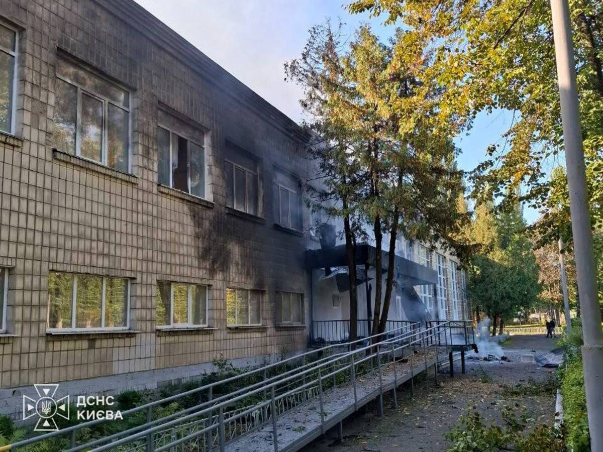 Атака по школі: МОН закликає переходити на дистанційне навчання