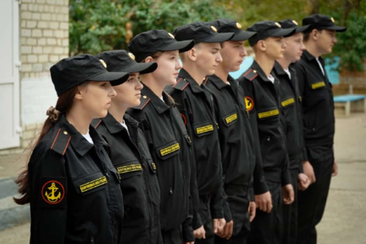 Діти як мішені? Окупанти одягіють їх у форму Росгварії&amp;nbsp;