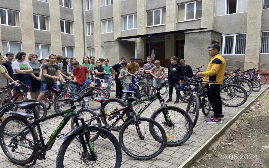 В Україні стартує конкурс «Веломентор року 2025» для навчання дітей безпеці руху