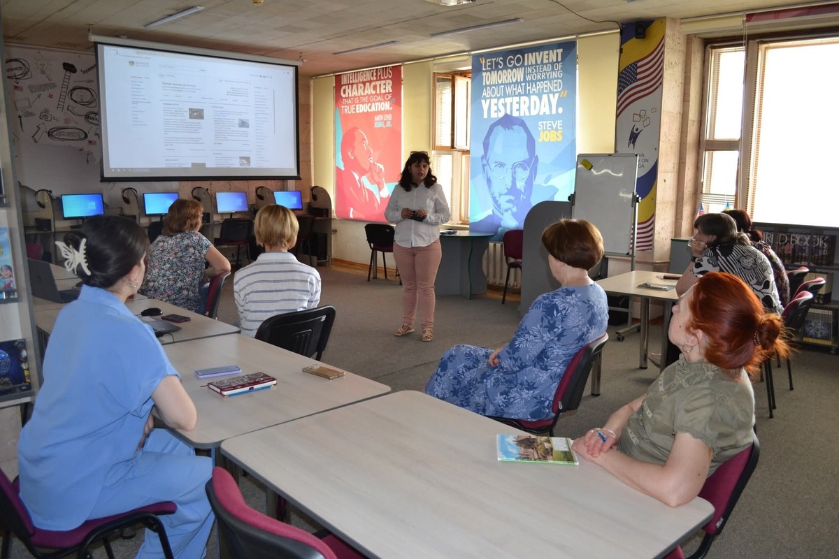 Як у Полтаві працює інклюзивний клуб української мови та які методики допомагають у навчанні дорослих — історія вчительки Марини Лебідь