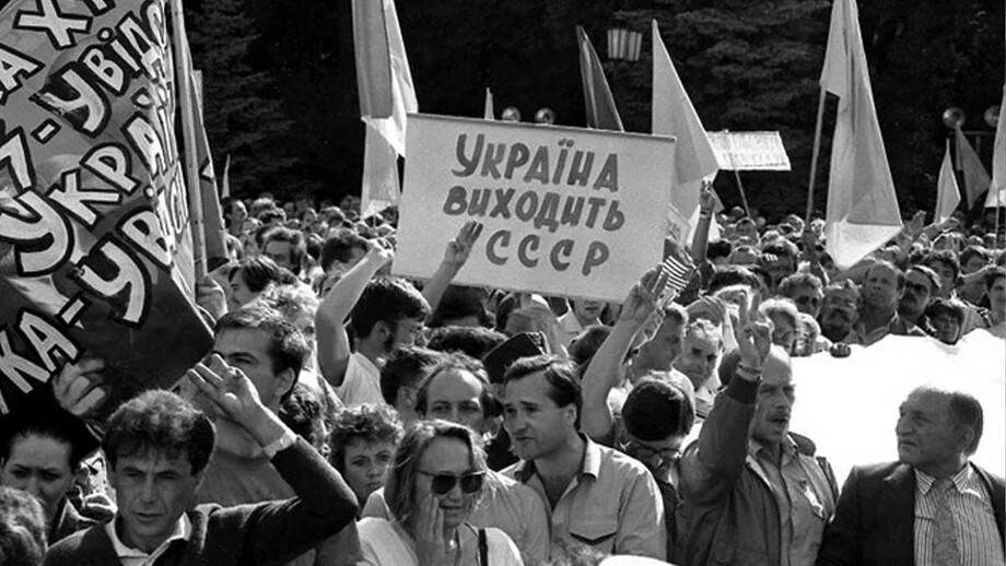 Які країни 2 грудня 1991 року першими у світі офіційно визнали незалежність України — одразу після оголошення результатів Всеукраїнського референдуму?