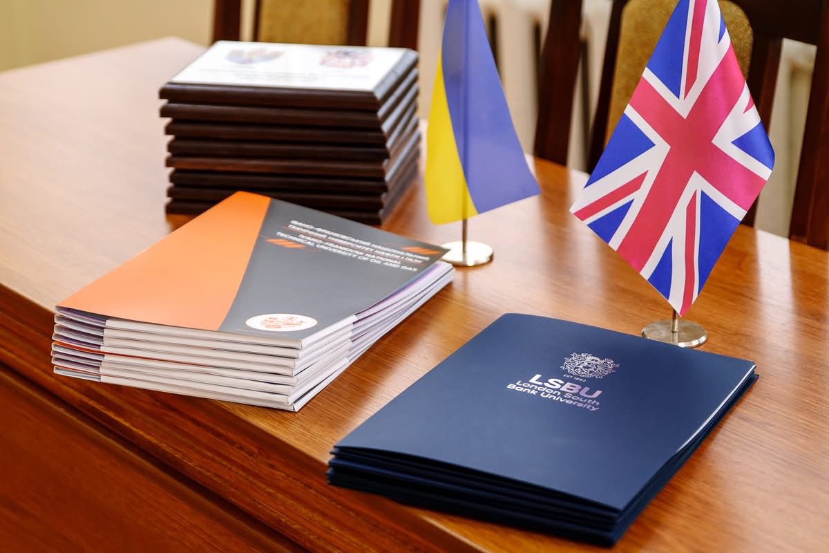 Подвійні дипломи для студентства: як це працює у ролі інструмента «м’якої сили» в Україні та за кордоном